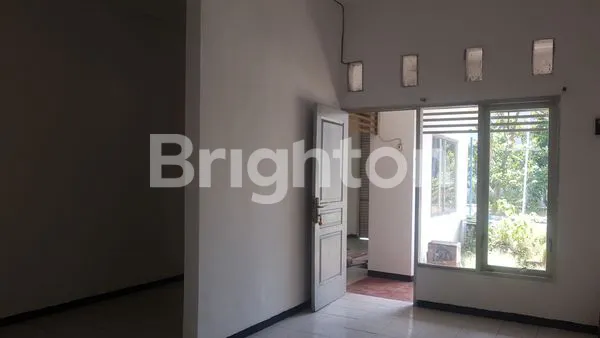 image RUMAH BISA UNTUK USAHA DAGANG DI CITRA GRAHA (8)