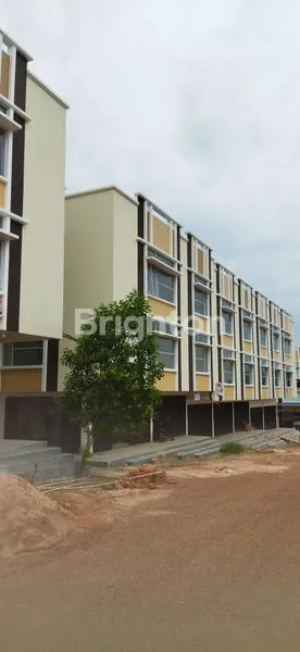 image ROW JALAN RING SATU READY SIAP HUNI 3 LANTAI  (1)