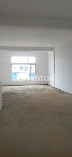 image ROW JALAN RING SATU READY SIAP HUNI 3 LANTAI  (3)