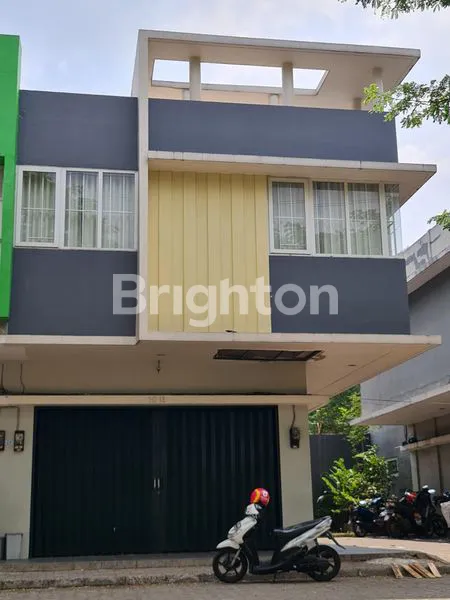 image RUKO HOEK 2.5 LANTAI PESONA METROPOLITAN (1)