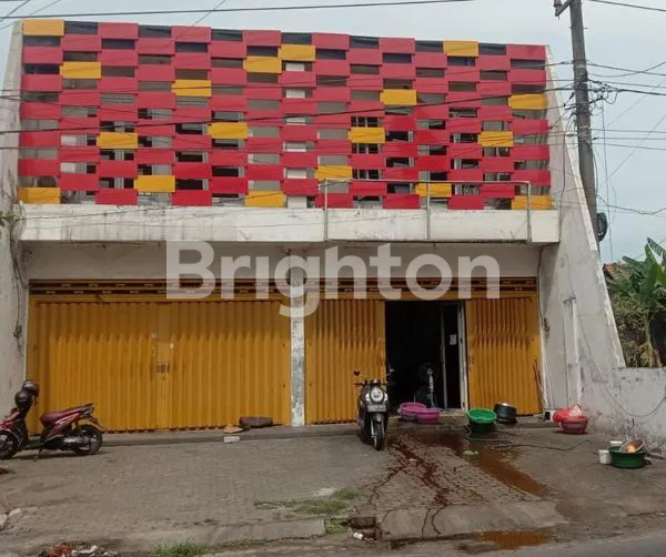 image RUKO SIAP HUNI LOKASI SANGAT RAMAI 2 JEJER PARKIRAN LUAS 2 LANTAI (1)