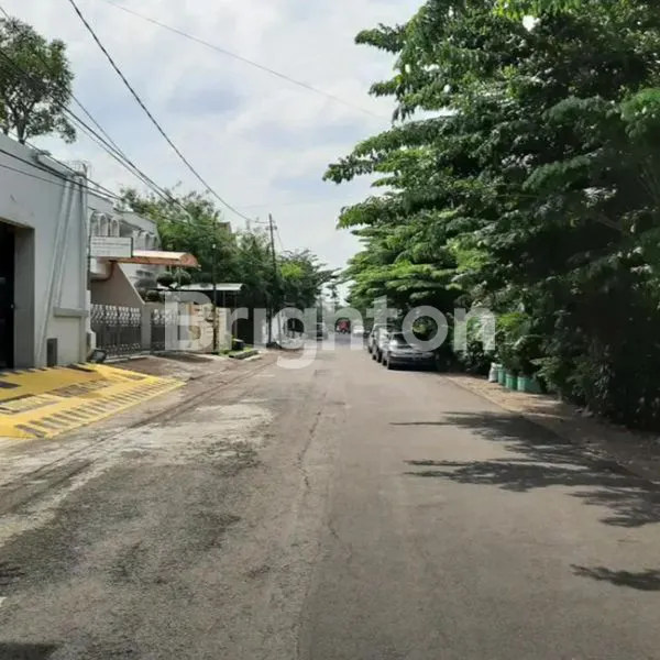 image TURUN HARGA RUMAH MANYAR KERTOARJO DEPAN BONNET (3)