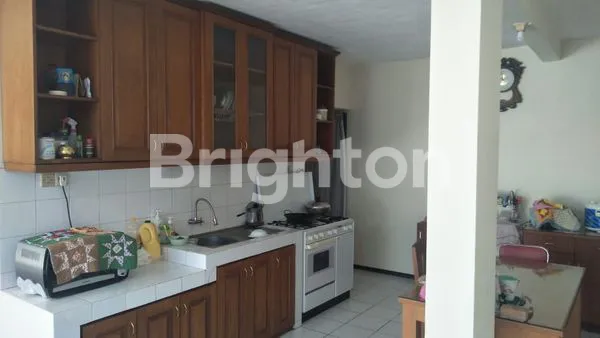 image RUMAH TERAWAT, LOKASI STRATEGIS, KAMAR BANYAK, ADA PERABOT (4)