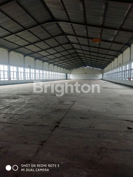 image BANGUNAN TENGAH KOTA  (1)