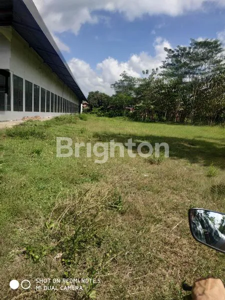 image BANGUNAN TENGAH KOTA  (7)