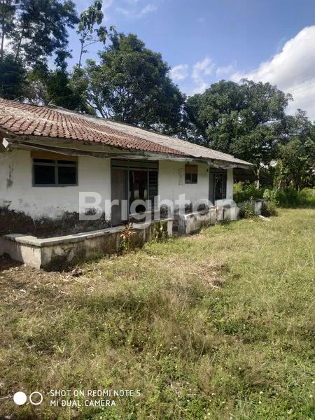 image BANGUNAN TENGAH KOTA  (6)