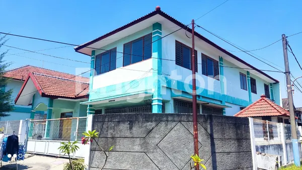 image GEDUNG EX SEKOLAH 2 LANTAI BERADA DI KAWASAN PERUMAHAN NIRWANA EKSEKUTIF (1)