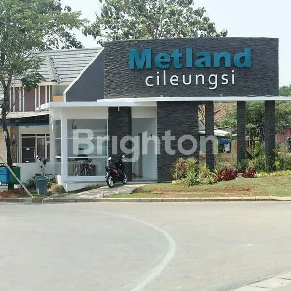 image RUMAH  2 LANTAI SIAP HUNI  DI METLAND CILENGSI BOGOR (2)