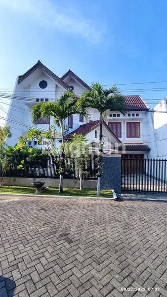 image RUMAH APIK TERAWAT MANYAR KERTOADI, 2LANTAI, SURABAYA (1)
