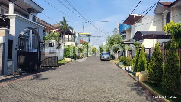 image RUMAH APIK TERAWAT MANYAR KERTOADI, 2LANTAI, SURABAYA (2)