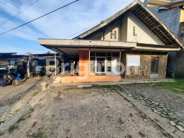 image RUMAH DI PINGGIR JALAN RAYA DAERAH MIJEN (1)