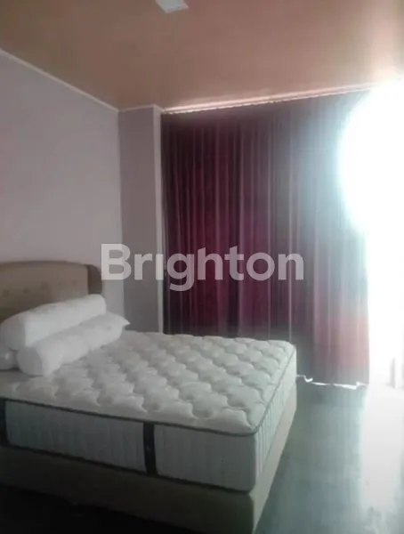 image RUMAH MEWAH CANTIK 3 LANTAI MURAH SANGAT STRATEGIS TENGAH KOTA (5)