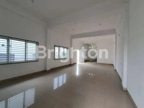 image 5 RUKO EKSKLUSIVE!!! TENGAH KOTA!!! SIAP PAKAI!!! (2)