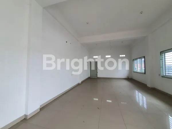 image 5 RUKO EKSKLUSIVE!!! TENGAH KOTA!!! SIAP PAKAI!!! (5)