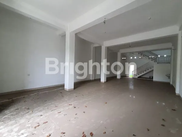 image 5 RUKO EKSKLUSIVE!!! TENGAH KOTA!!! SIAP PAKAI!!! (6)