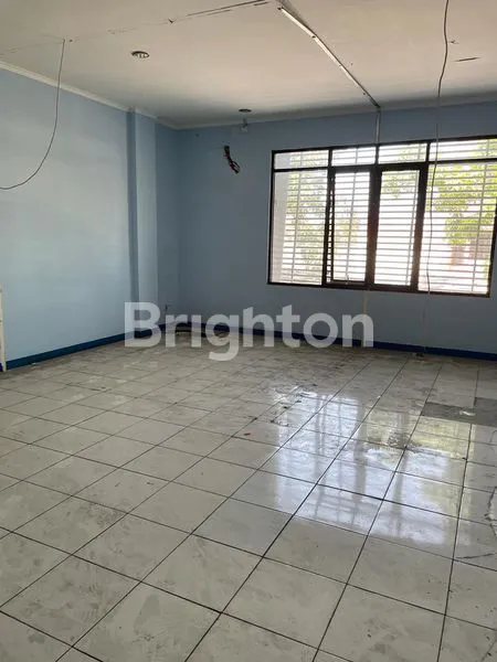 image RUKO 3 SETENGAH LANTAI LOKASI MAINROAD (6)