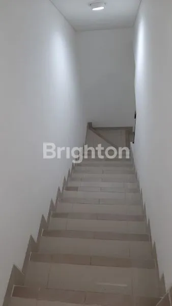 image HARGA UPDATE !!! RUMAH 2 LANTAI SEMI FURNISHED DI SCIENTIA CLUSTER EDISON (3)