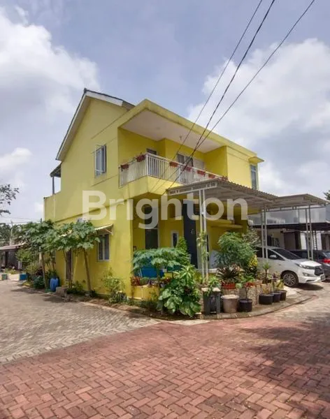 image RUMAH 2 LANTAI POSISI HOEK FULL FURNISHED DI PERUMAHAN CENTRAL KARAWACI (2)