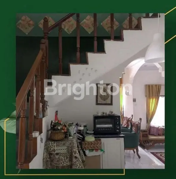 image RUMAH CANTIK NYAMAN ASRI 2 LANTAI SIAP HUNI SANGAT TERAWAT (3)