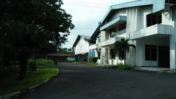 GUDANG DI INDUSTRIAL AREA PASURUAN