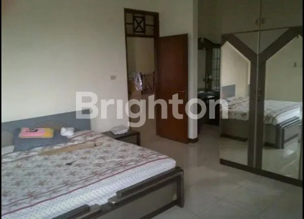 image RUMAH CANTIK SANGAT NYAMAN DENGAN HALAMAN YANG LUAS SIAP HUNI (5)