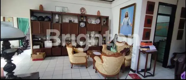 image RUMAH IDAMAN KELUARGA DENGAN HALAMAN YANG LUAS DAN ASRI SIAP HUNI (8)