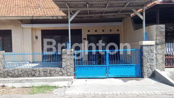 image RUMAH DAN 2 GUDANG SIAP PAKAI DI DAERAH NGAGEL JAYA SELATAN  (5)