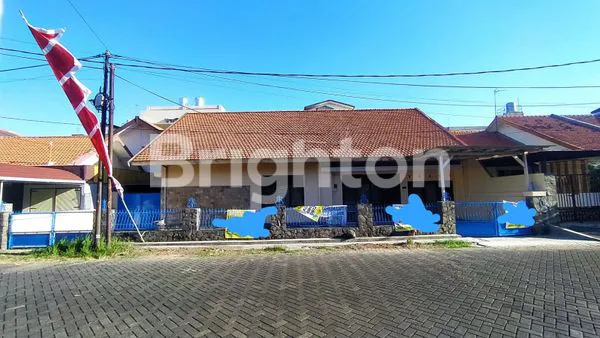 image RUMAH DAN 2 GUDANG SIAP PAKAI DI DAERAH NGAGEL JAYA SELATAN  (6)