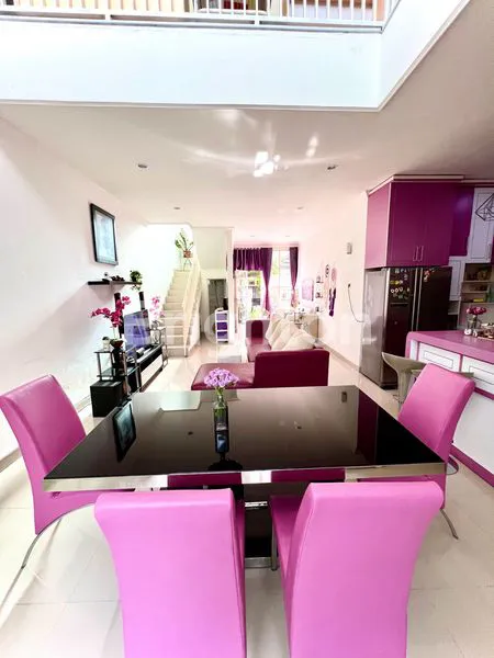 image RUMAH TOWNHOUSE FULL FURNISHED CANTIK DAN MEWAH DI MACAN KUMBANG (2)