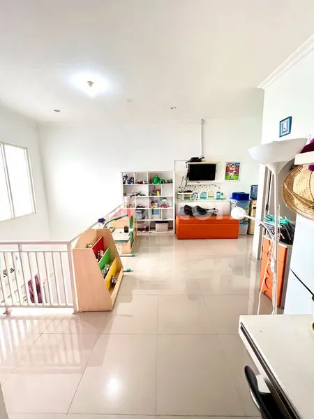 image RUMAH TOWNHOUSE FULL FURNISHED CANTIK DAN MEWAH DI MACAN KUMBANG (5)