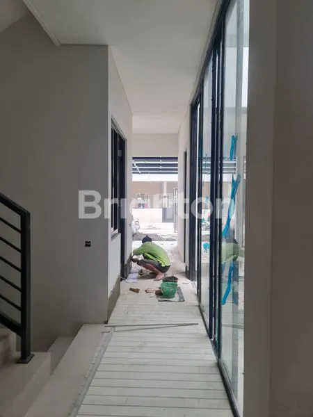 image RUMAH BARU 2LANTAI SIAP HUNI , DENGAN DESAIN MODERN INDUSTRIALIS DI NANAS, PONDOK CANDRA INDAH (3)