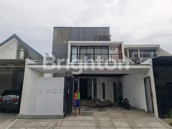 image RUMAH BARU 2LANTAI SIAP HUNI , DENGAN DESAIN MODERN INDUSTRIALIS DI NANAS, PONDOK CANDRA INDAH (1)