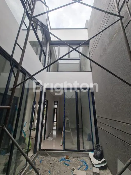 image RUMAH BARU 2LANTAI SIAP HUNI , DENGAN DESAIN MODERN INDUSTRIALIS DI NANAS, PONDOK CANDRA INDAH (6)