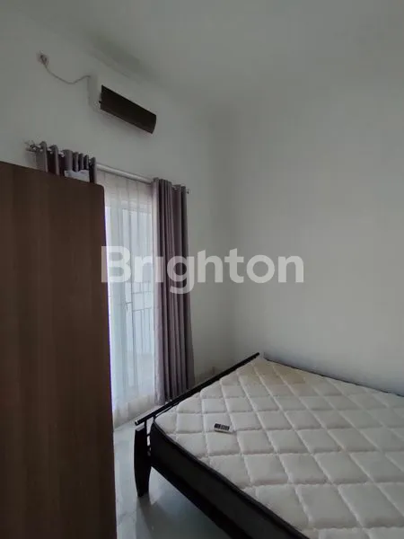 image RUMAH MODERN SIAP HUNI FULL FURNISH LOKASI STRATEGIS SEMAMPIR DEKAT GUDANG GARAM SURYA AIR KOTA KEDIRI (8)