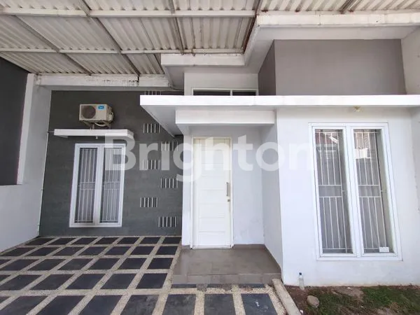 image RUMAH MODERN SIAP HUNI FULL FURNISH LOKASI STRATEGIS SEMAMPIR DEKAT GUDANG GARAM SURYA AIR KOTA KEDIRI (3)