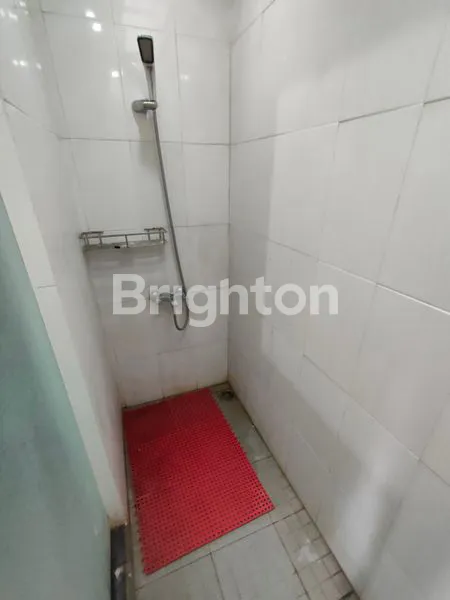 image RUMAH MODERN SIAP HUNI FULL FURNISH LOKASI STRATEGIS SEMAMPIR DEKAT GUDANG GARAM SURYA AIR KOTA KEDIRI (4)