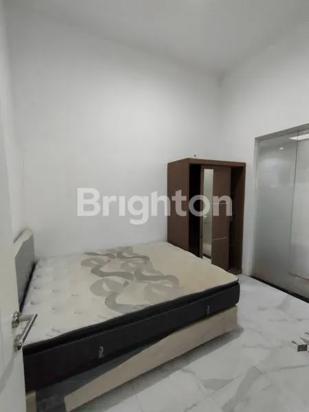 image RUMAH MODERN SIAP HUNI FULL FURNISH LOKASI STRATEGIS SEMAMPIR DEKAT GUDANG GARAM SURYA AIR KOTA KEDIRI (5)