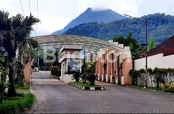 image VILLA 2 LANTAI CANTIK EKSKLUSIF DAN STRATEGIS 0 JALAN PROVINSI (1)
