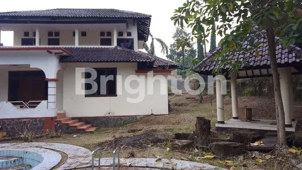image VILLA 2 LANTAI VIEW GUNUNG DENGAN FASILITAS KOLAM RENANG (8)