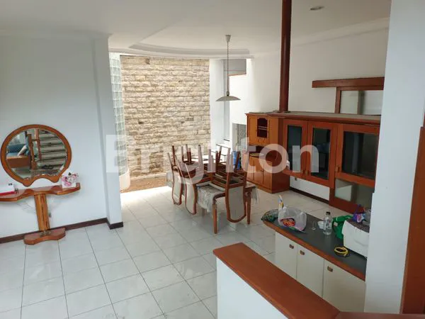 image RUMAH HOOK 2 LT SURYA SETRA STRATEGIS & PRIVACY (3)