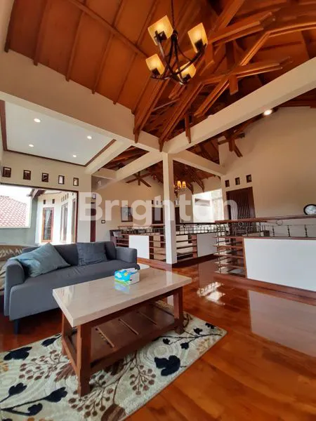 image RUMAH LUX COZY HOMY 2 LT - FULLY FURNISHED  - PRIVACY -  SETRA SARI (6)