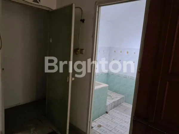 image RUMAH HOOK 2.5 LT DI JL TAMAN PALEM LESTARI JAKARTA BARAT (8)