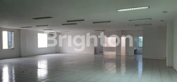 image GEDUNG 3 LANTAI NOL MERR (2)