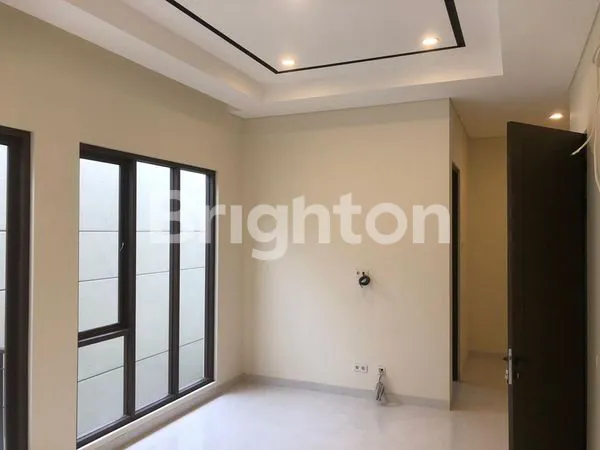 image CITRALAND DEPAN MURAH INTERNATIONAL VILLAGE 2 , BARU RENOV, BANGUNAN BAGUS, SURABAYA BARAT (2)