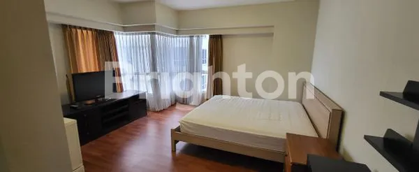 image APARTEMEN SOMERSET PERMATA BERLIAN, FULL FURNISHED, VIEW POOL DAN CITY (7)