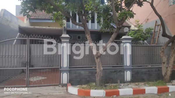 image DISEWAKAN RUMAH DI PUSAT KOTA SIDOARJO, LOKASI STRATEGIS DEKAT TOL (1)