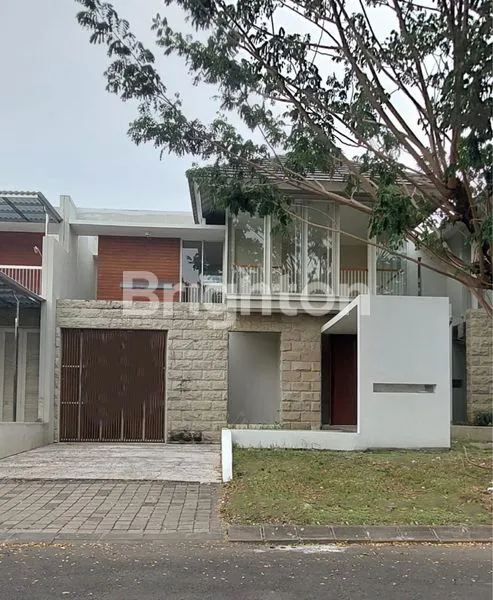 image RUMAH MINIMALIS EASTWOOD CITRALAND SURABAYA (1)