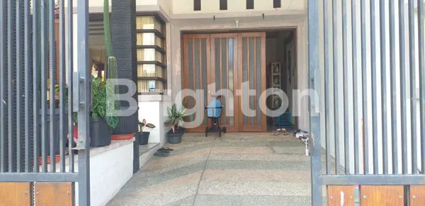 image RUMAH TERAWAT DI PERUM ISTANA GAJAHYANA MALANG (2)