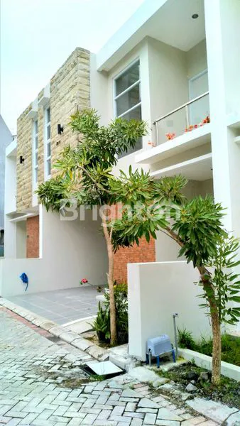 image EXCLUSIVE CLUSTER AND FACILITYRUMAH BARU 2LT DI JALAN TOMPEAN TEGAL REJO DLM KOTA JOGJA (2)