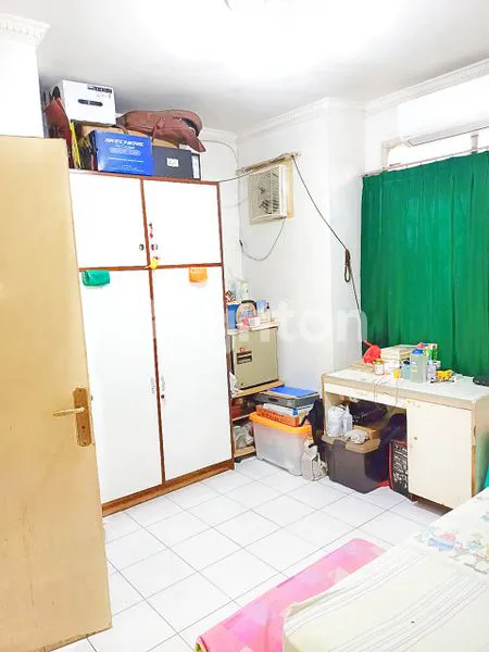 image RUMAH MURAH 2 LT DI JL TAMAN PALEM LESTARI JAKARTA  (6)